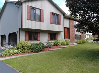 8 Hidden Hills Dr, Queensbury, NY 12804