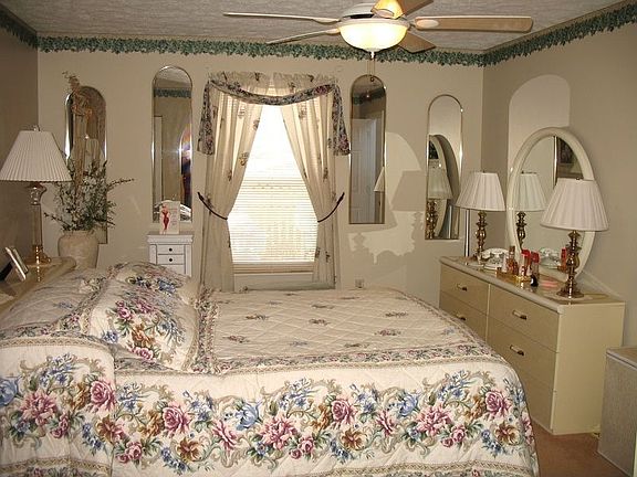 1st fl master bedroom
