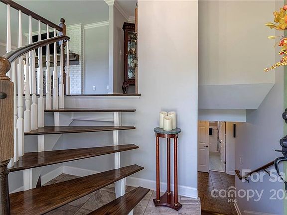 5th image of 606 Kentberry Dr