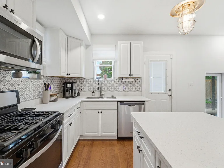 517 Lebaum St SE — Photo 16