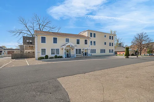 42 Friend St #B Photo 1