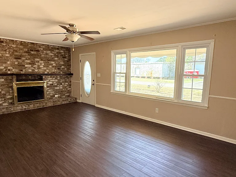 1206 Lakeside Dr — Photo 13