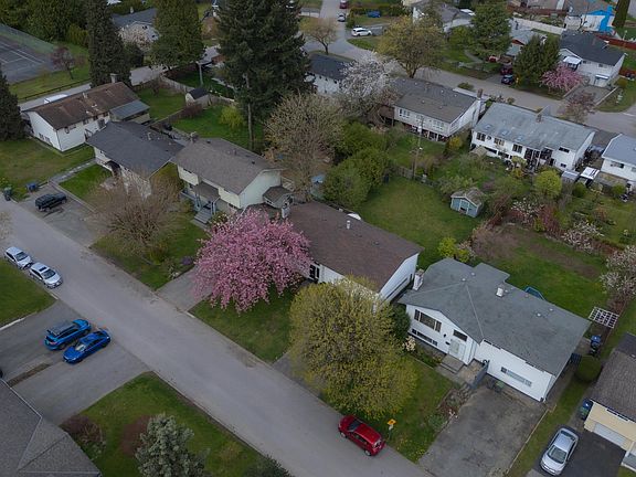 3rd image of 11064 Swan Cres