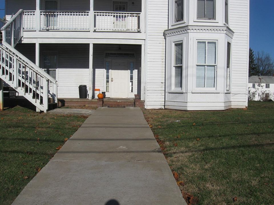 1st image of 702 Fairfax St APT 3
