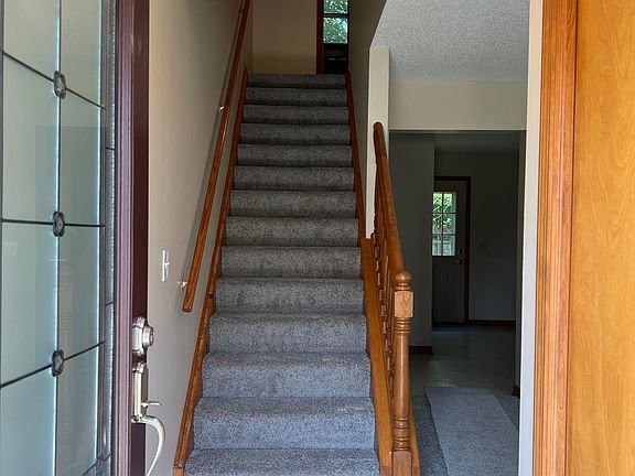 4th image of 81 Hawley St
