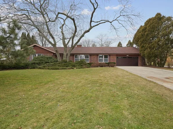 3776 North Bay DRIVE, Racine, WI 53402