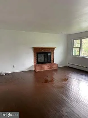 8221 Greenwich Rd — Photo 2