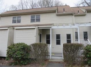 7 Cedar Gln, Greenfield, MA 01301