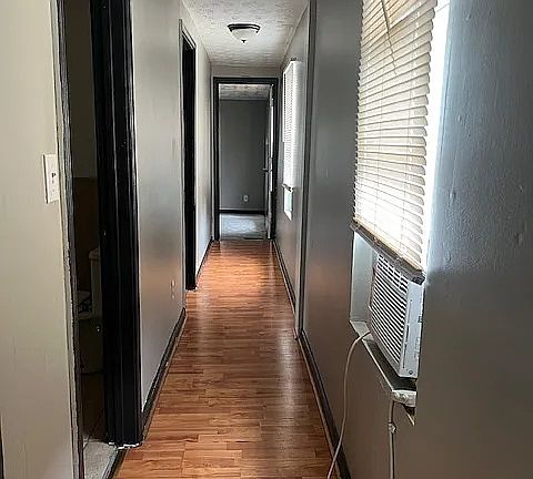 5th image of 619 Mulberry St