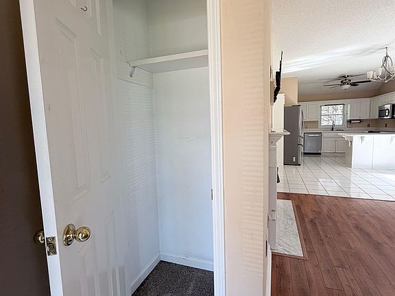 4th image of 349 W Pointe Dr