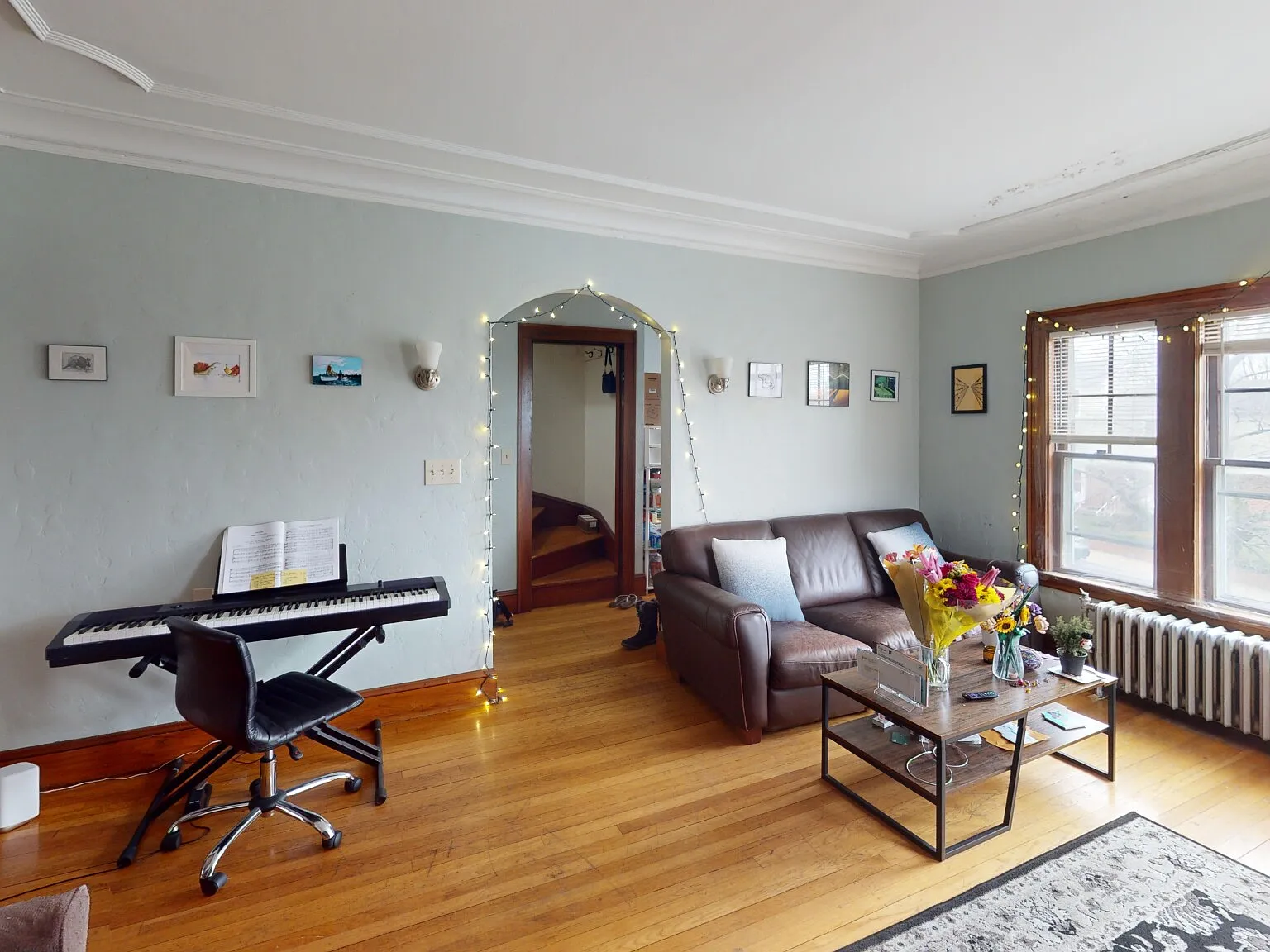 4 bed, 2850 sqft, $3,800 — Photo 2