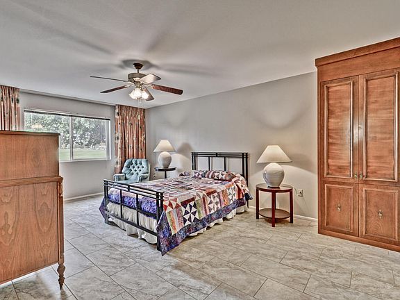 3rd image of 10829 N Fairway Ct W