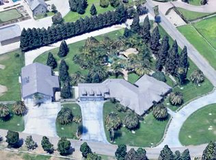 351 Moon Ranch St, Bakersfield, CA 93314