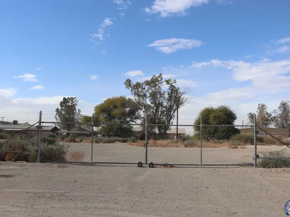 5205 S H St, Westmorland, CA 92281