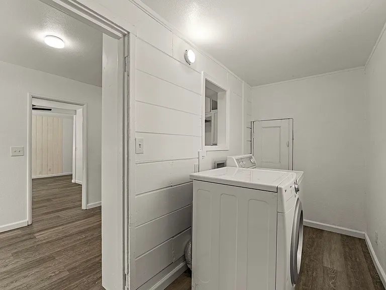 206 Townsend St — Photo 16