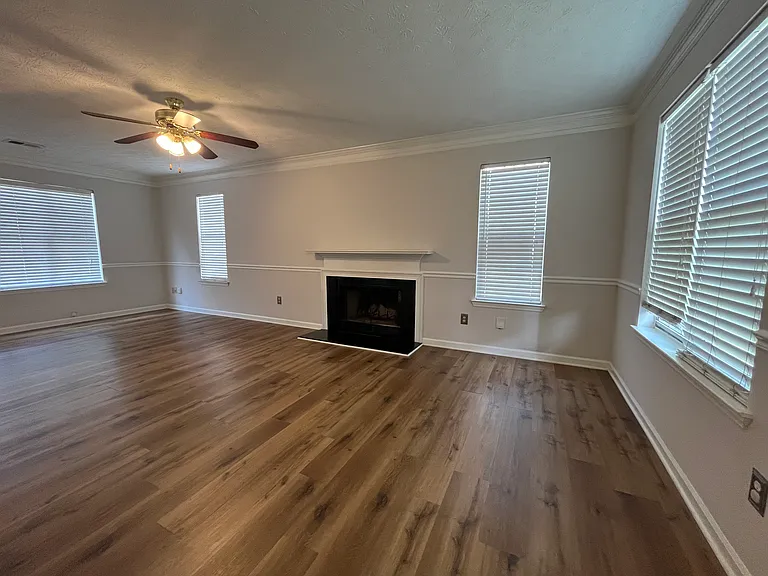 510 Abbotts Hill Ln — Photo 2
