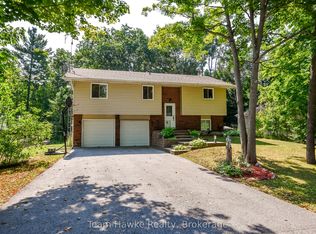 40 Saint Laurent Blvd, Tiny, ON L9M0J2