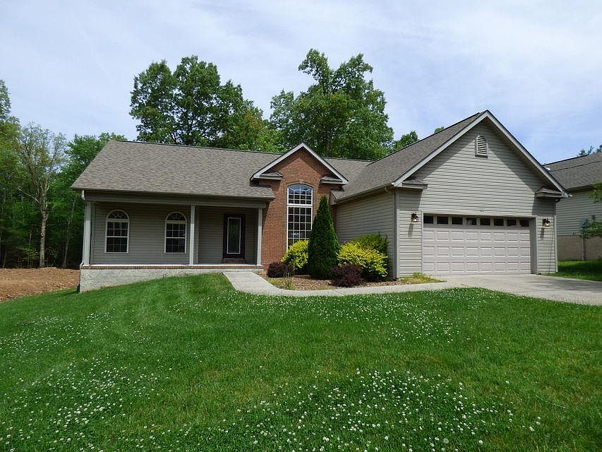 1st image of 144 Forest Hills Dr