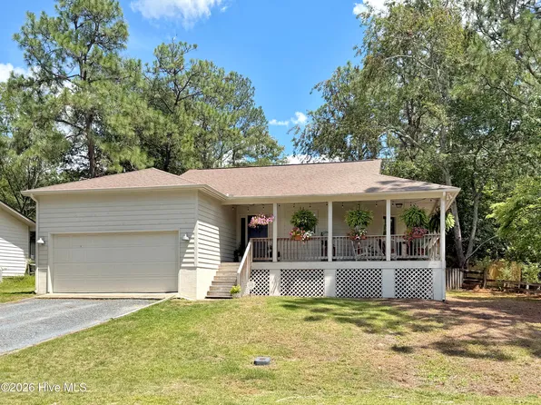 85 Sawmill Rd E, Pinehurst, NC 28374