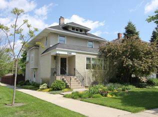 546 N Ridgeland Ave, Oak Park, IL