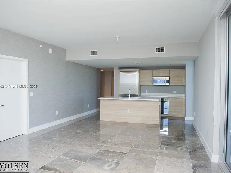 16385 Biscayne Blvd #2615 — Photo 4