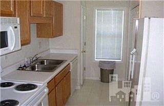 5th image of 1527 Willoughby Park Court