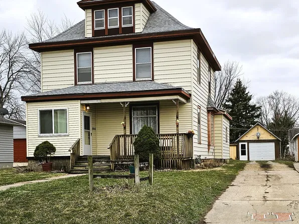 603 1st St, La Porte City, IA 50651