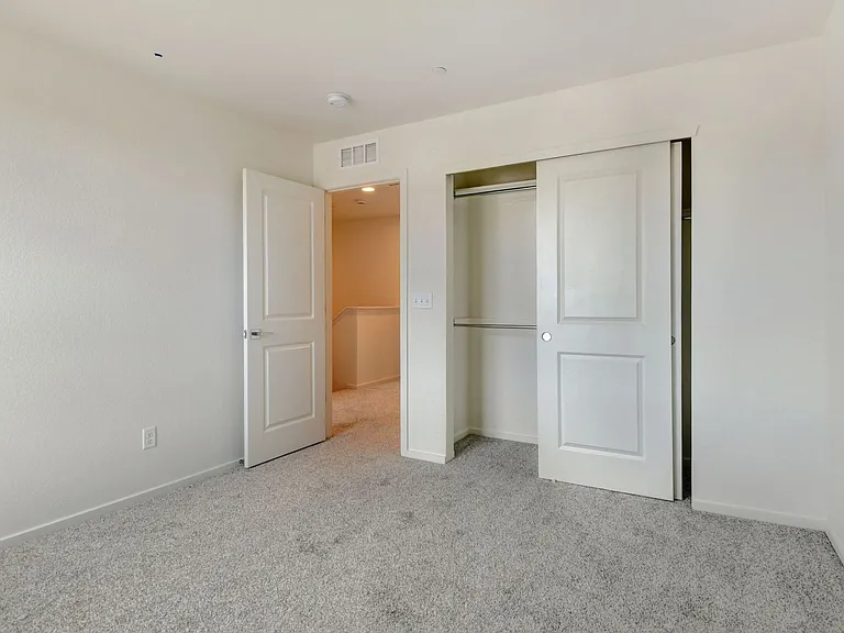 4954 Denys Dr — Photo 25