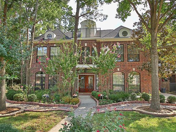 THIRD STORY GAME ROOM WITH BALCONY - Watch fireworks on the Fourth of July from the balcony off the third floor game room. This one of a kind home offers A living area on each floor!