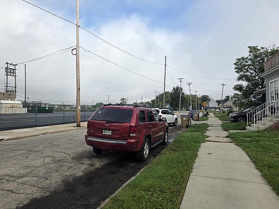 3rd image of 5805 23RD AVENUE