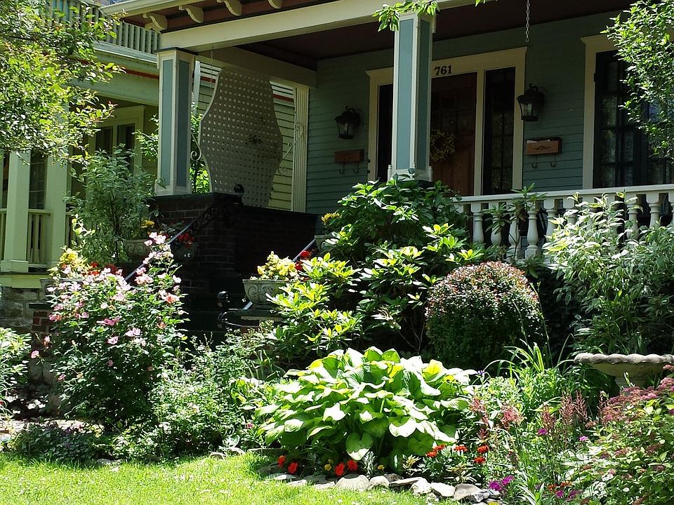 spring on west delavan