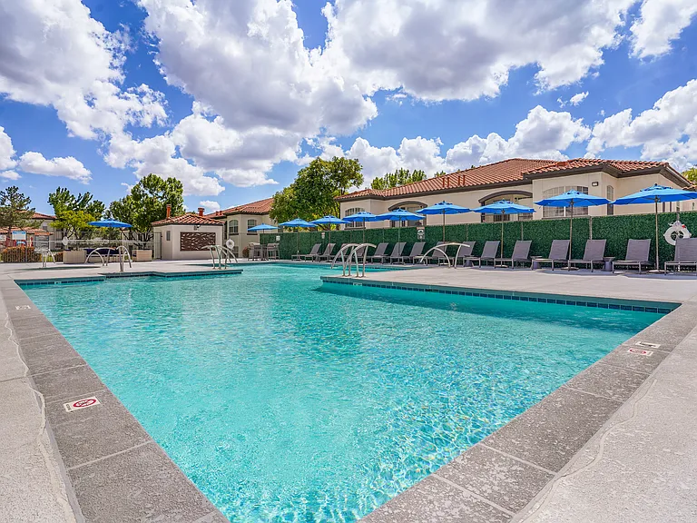 La Ventana Apartments — Photo 15