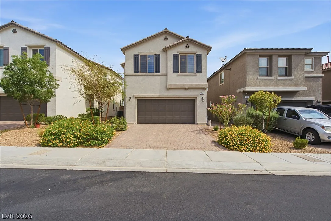 3 bed, 2.5 bath, 1767 sqft, $2,300 — Photo 2
