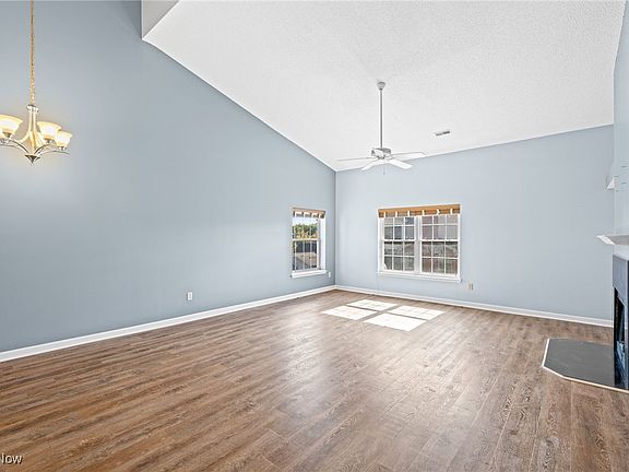4th image of 220 Fox Hollow Dr APT 301