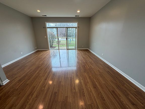 4th image of 1225 Brookdale Dr