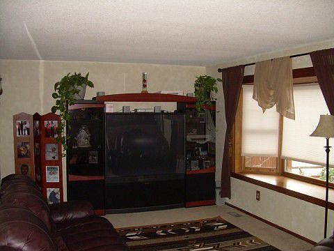 Spacious Family Room