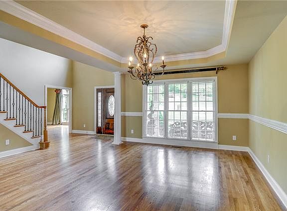 4th image of 411 Stafford Close