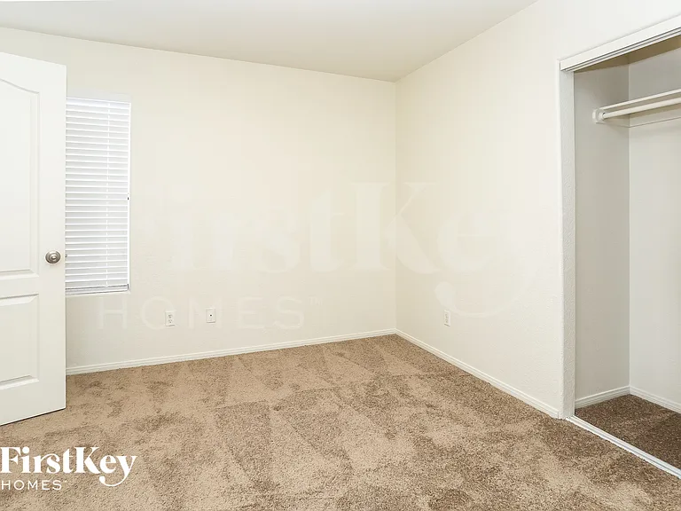 4333 Matinee Ave — Photo 13