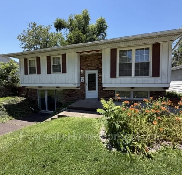 1309 Alvord Ln — Photo 1