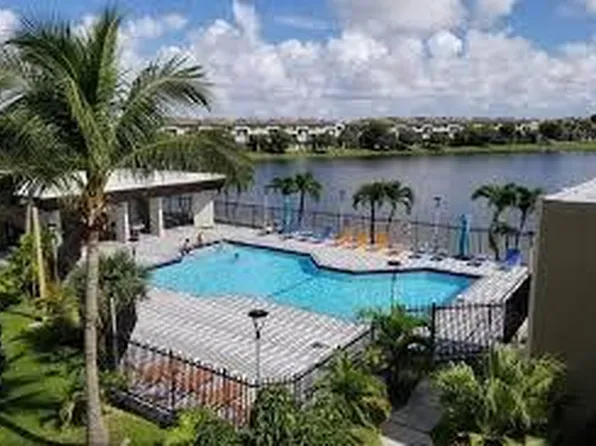 10292 NW 9th Street Cir APT 202, Miami, FL 33172