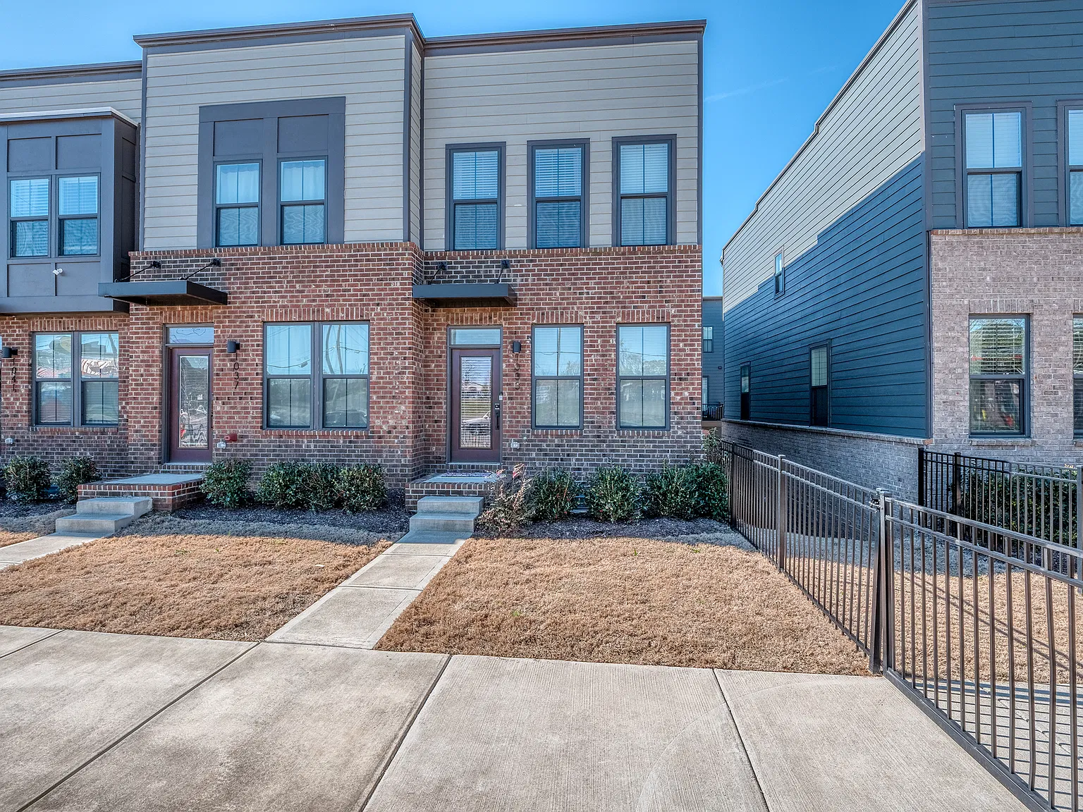 3 bed, 3.5 bath, 1600 sqft, $2,495 — Photo 1