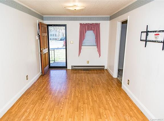 3rd image of 702 S Caldwell Ave