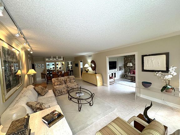 3rd image of 625 Oaks Drive #106