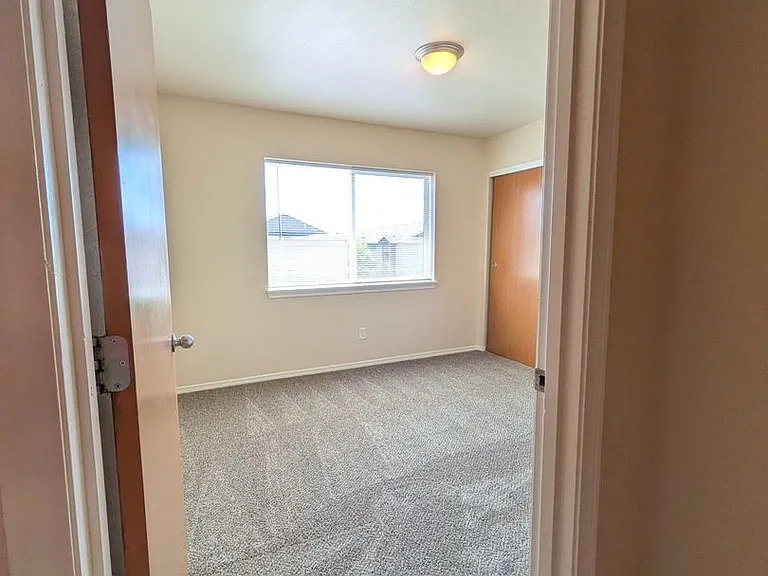 Wellesley Park Apartments — Photo 130