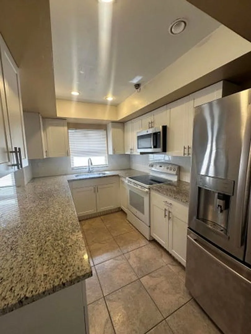 641 W 9th 2, Riviera Beach, FL 33404 - 7355 — Photo 1