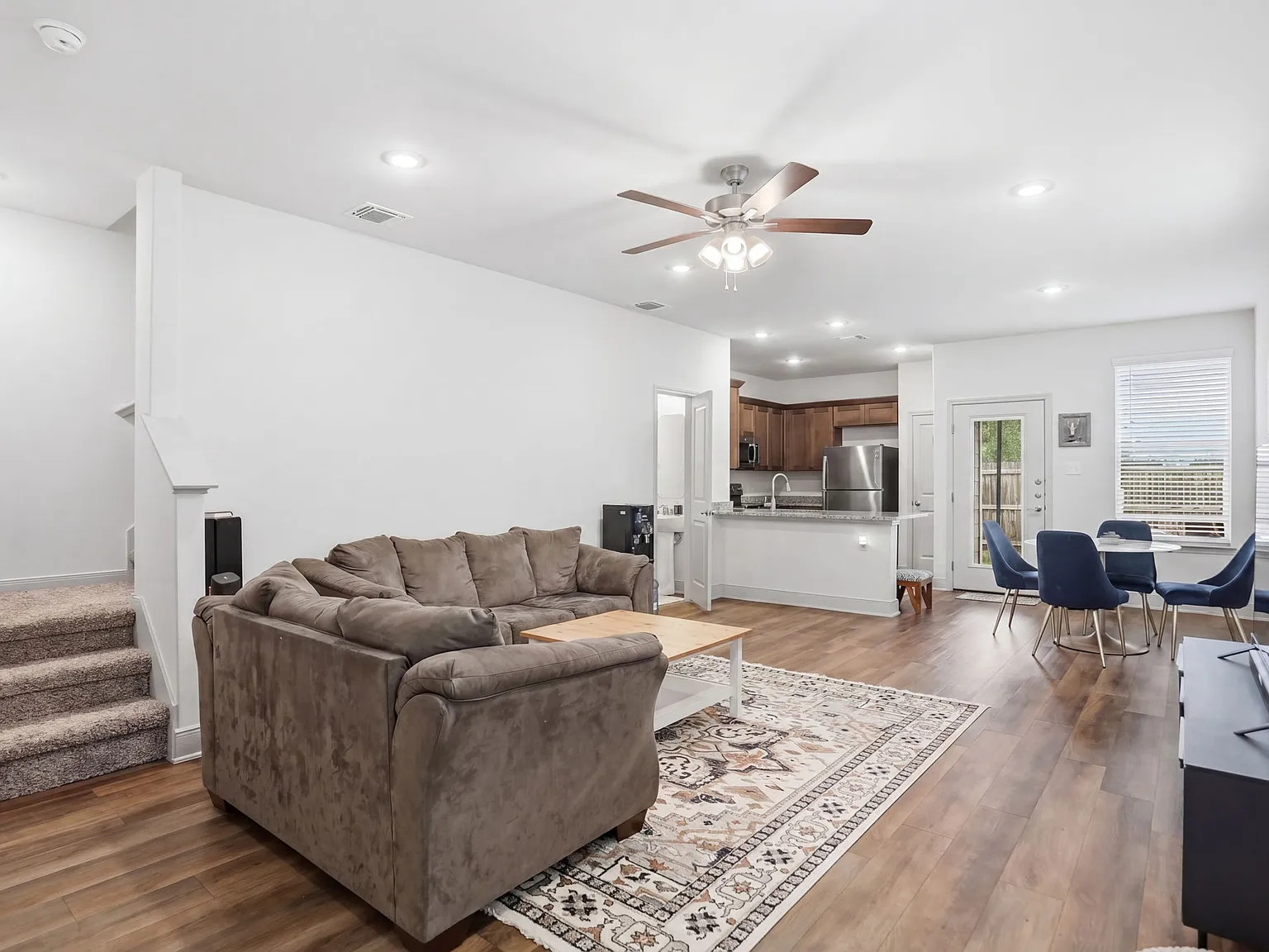 3 bed, 2.5 bath, 1505 sqft, $1,800 — Photo 4