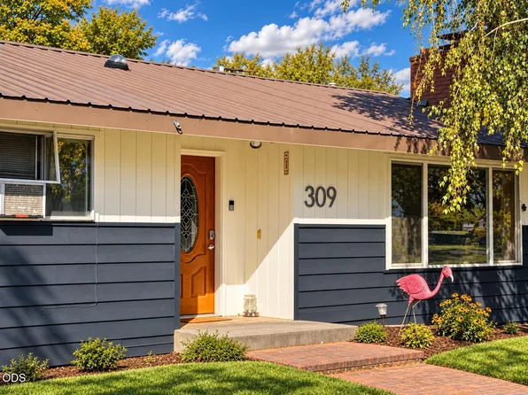 309 NW 9th St, Redmond, OR 97756