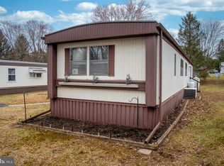9 Oak Dr, Spring City, PA 19475