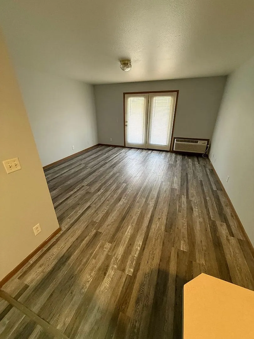 University Village Apartment Building - PH4 UV — Photo 1