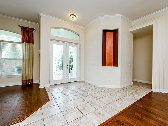 4th image of 51 Cambridge Trce